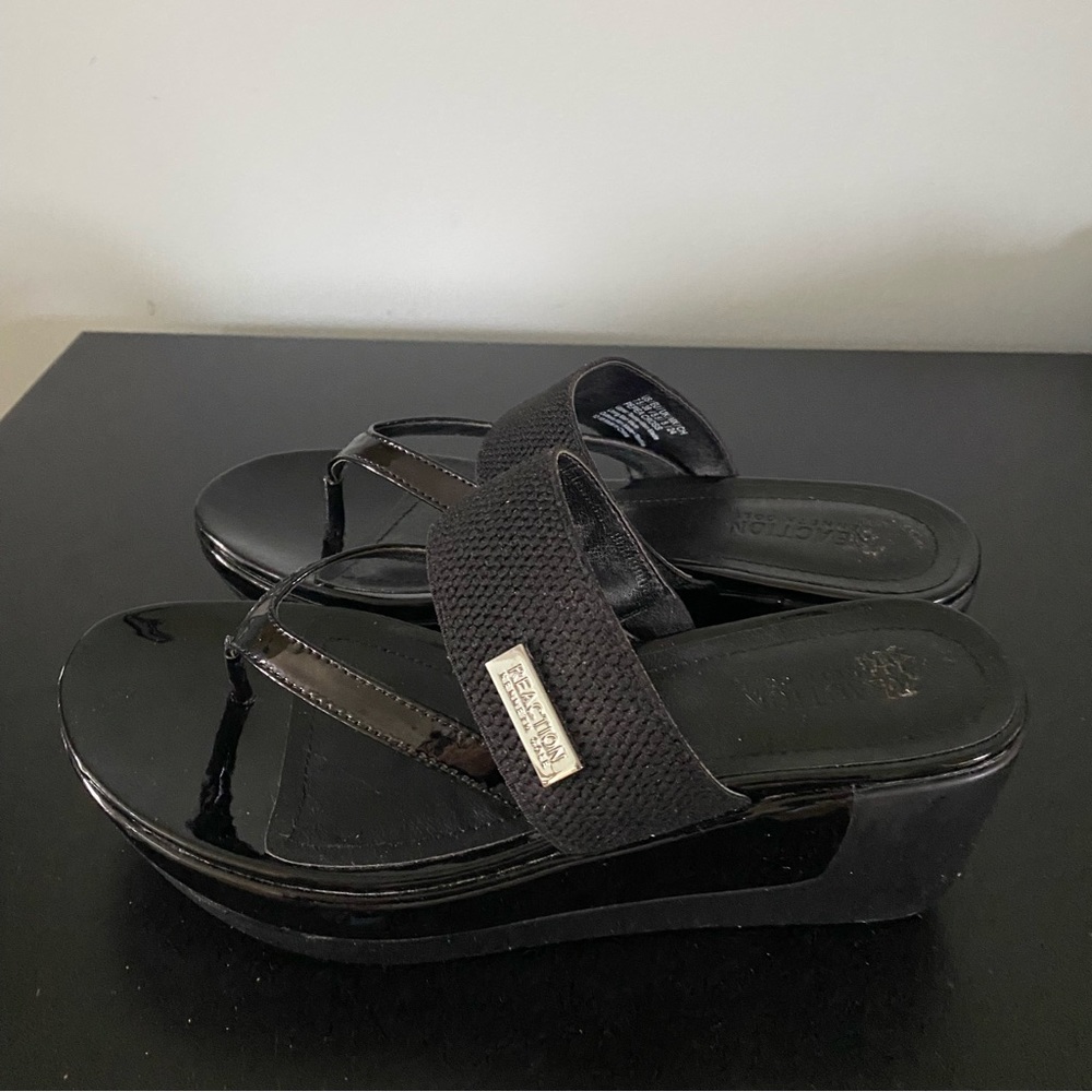 Kenneth Cole Reaction wedge sandals size 7